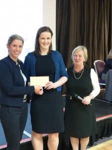 MSD Representative Natasha Friess & ISCM President, Dr Eleanor McNamara congratulate the winner of the oral presentation competition, Dr Sinead O'Donnell