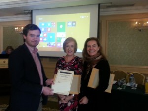 James O'Connor, winner of Rapid Fire Poster presentation is congratulated by Connie Merrick (MSD) and Dr Vida Hamilton, National Clinical Lead for Sepsis.