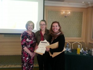 Mary Byrne, winner of oral presentation is congratulated by Connie Merrick (MSD) and Dr Vida Hamilton, National Clinical lead for Sepsis